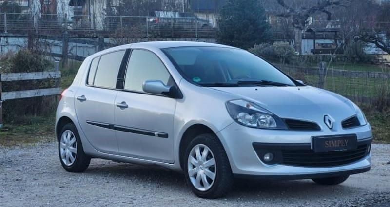 Occasion 2008 Renault Clio III Dynamique Citadine | 4 990 € (Prix juste) - Image 1/4