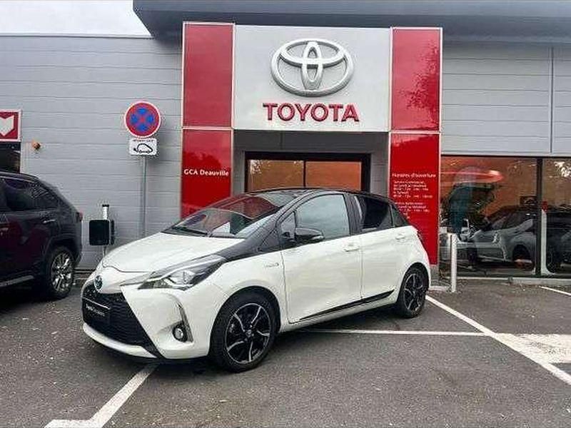 Utilisé 2018 Toyota Yaris Hybrid Berline | 15 990 € (Prix juste) - Image 1/1