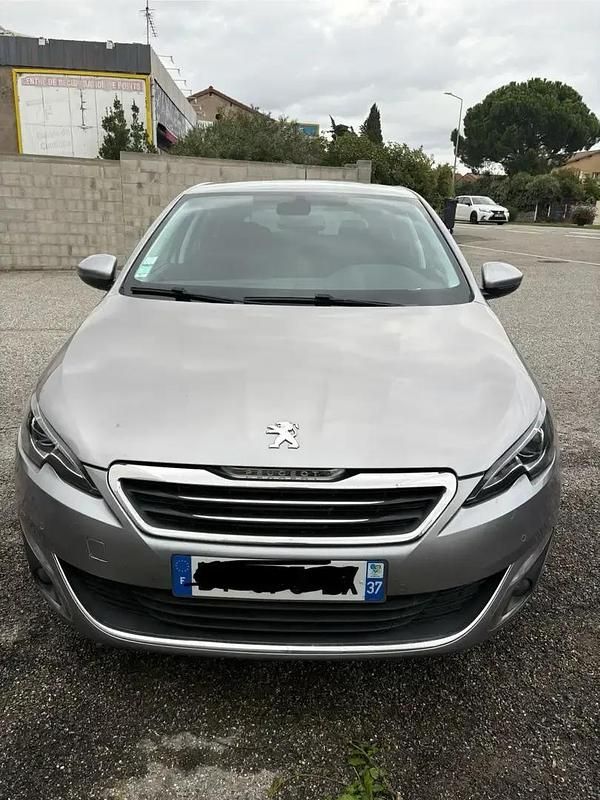 Utilisé 2015 Peugeot 308 Allure Berline | 9 000 € (Prix juste) - Image 1/4