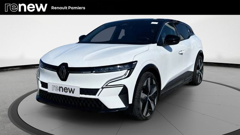 Blanc Utilisé 2022 Renault Mégane Techno Berline | 22 770 € (Bon prix) - Image 1/4