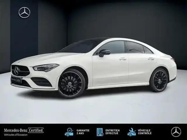 Blanc Utilisé 2023 Mercedes CLA250e AMG line Berline | 37 988 € - Image 1/4