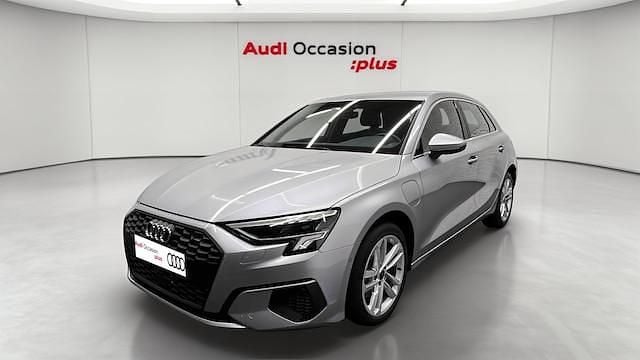 Occasion Audi A3 Sportback e-tron Business 150 ch (110 kW) 2024 Argent fleuret métallisé Citadine
