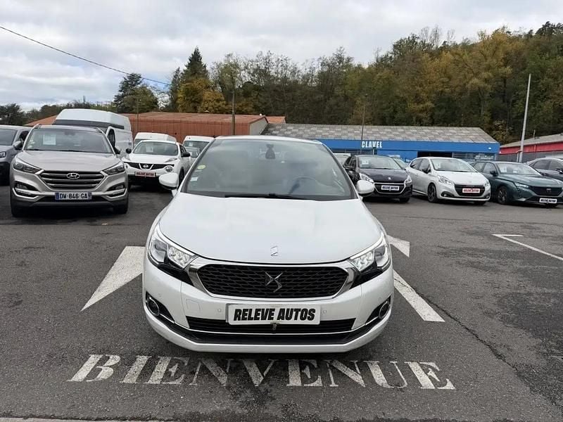 Blanc Utilisé 2016 DS Automobiles DS4 So Chic Berline | 9 990 € - Image 1/4
