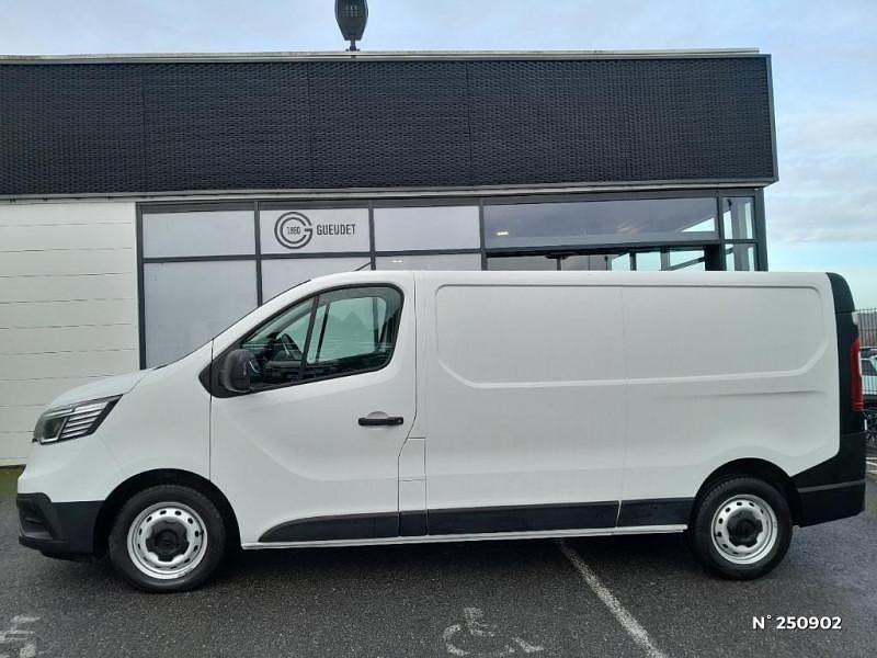 Occasion Renault Trafic 130 ch (95 kW) 2023 Blanc Monospace