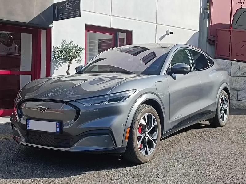 Gris Occasion 2021 Ford Mustang Mach-E Extended Range SUV | 29 900 € - Image 1/4