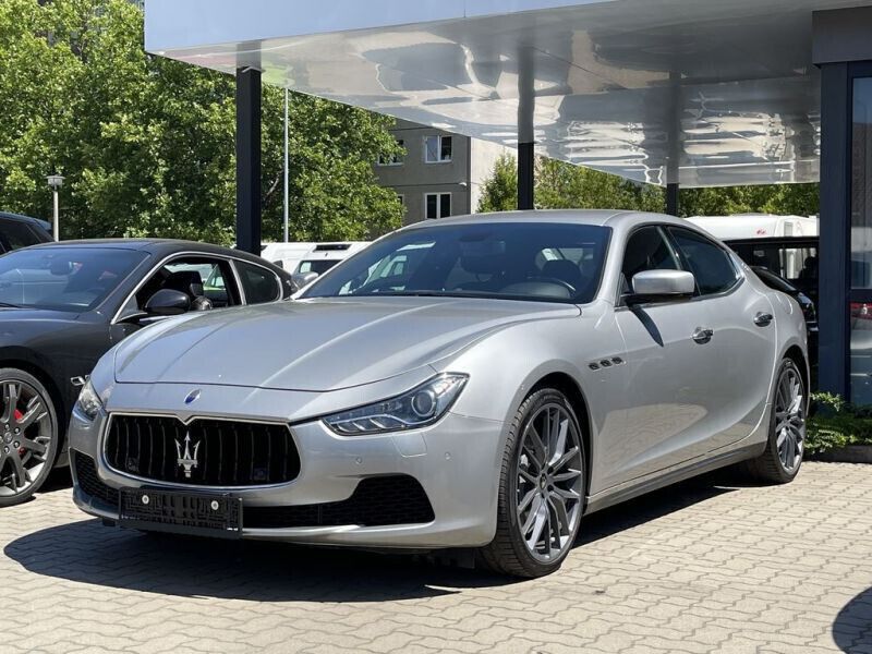Gris Utilisé 2013 Maserati Ghibli Coupé | 37 990 € (Prix cher) - Image 1/4