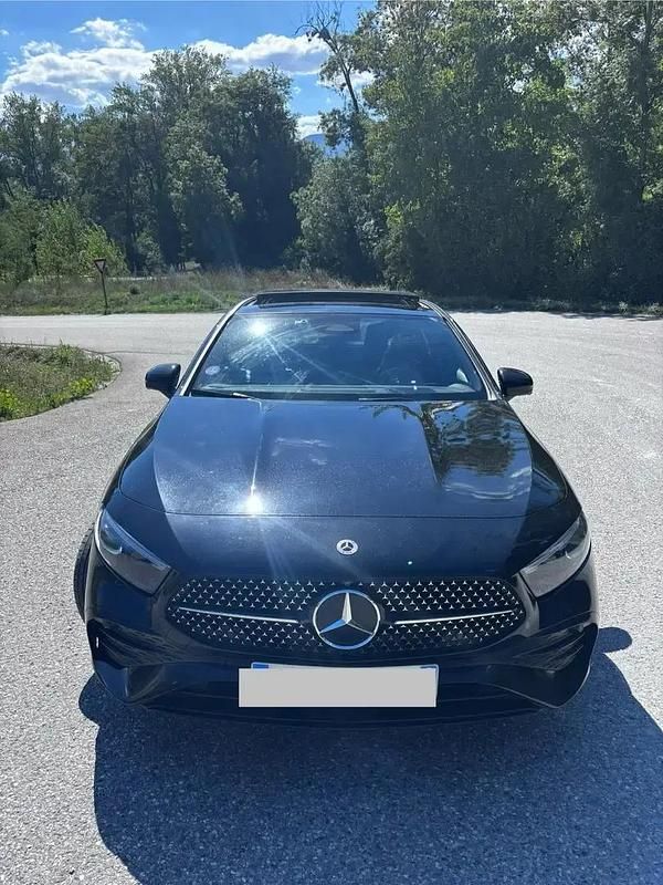 Noir Utilisé 2023 Mercedes A250 Berline | 34 000 € (Prix cher) - Image 1/4