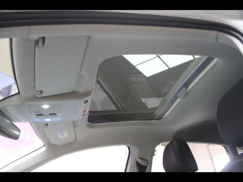 Image 3/4