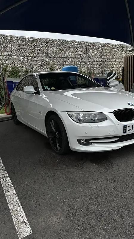 Blanc Occasion 2012 BMW 320 Coupé | 11 000 € (Prix cher) - Image 1/4