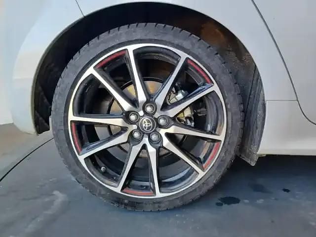 Blanc Utilisé 2022 Toyota Yaris Berline | 21 999 € - Image 1/4