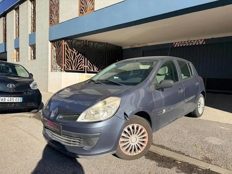 Bleu Occasion 2006 Renault Clio III Expression Berline | 2 990 € - Image 1/4
