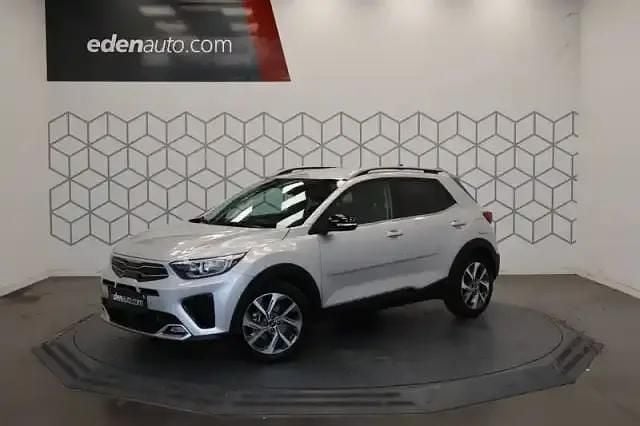 Gris Occasion 2025 Kia Stonic GT-Line SUV | 23 990 € (Prix juste) - Image 1/4
