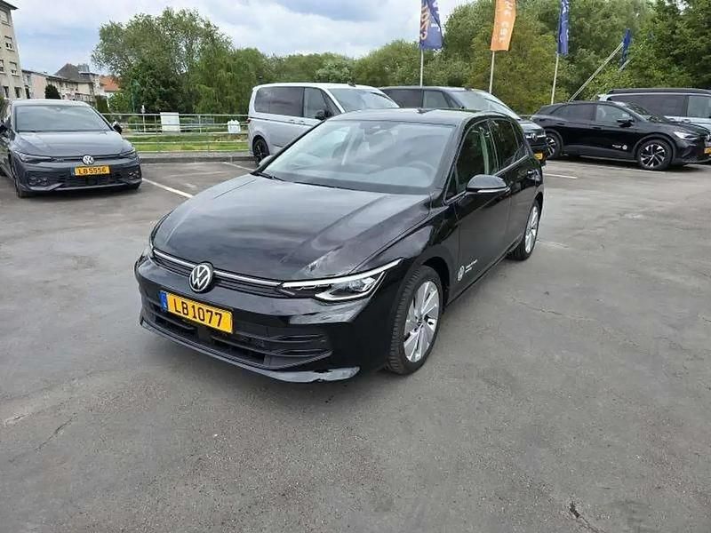 Noir Utilisé 2025 VW Golf VIII Life Berline | 31 692 € (Prix juste) - Image 1/4