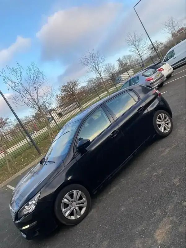 Noir Utilisé 2015 Peugeot 308 S Berline | 4 200 € (Super prix) - Image 1/4
