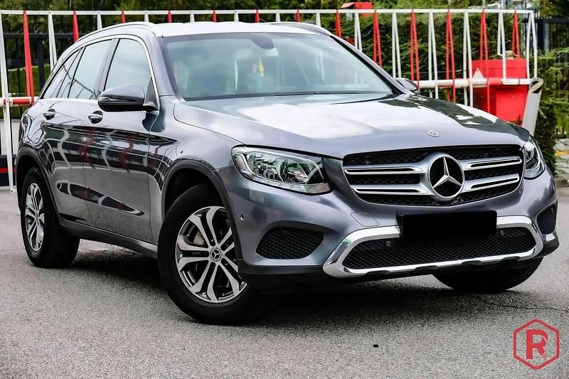 Gris Occasion 2018 Mercedes GLC220 SUV | 24 900 € (Bon prix) - Image 1/4