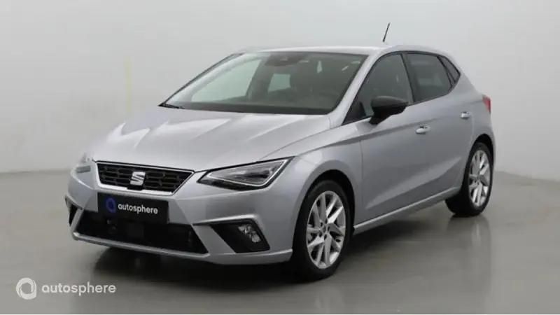 Gris urbain métal Utilisé 2024 Seat Ibiza FR Berline | 20 499 € (Prix juste) - Image 1/4