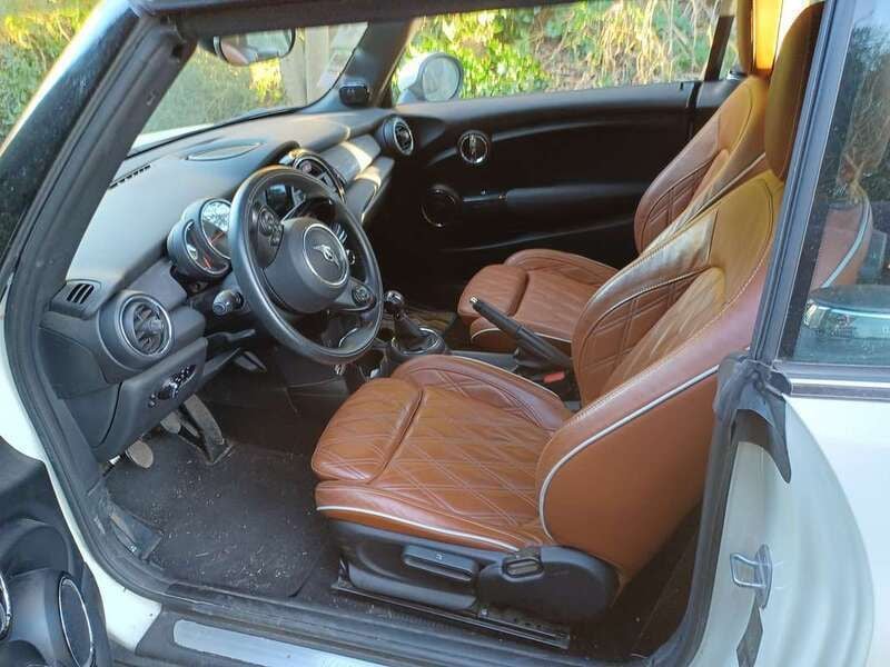Image 4/4