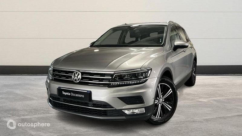 Gris Utilisé 2017 VW Tiguan Exclusive SUV | 21 890 € (Prix juste) - Image 1/4