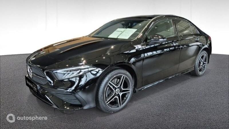 Blanc Utilisé 2024 Mercedes A250 AMG line Berline | 40 990 € - Image 1/4
