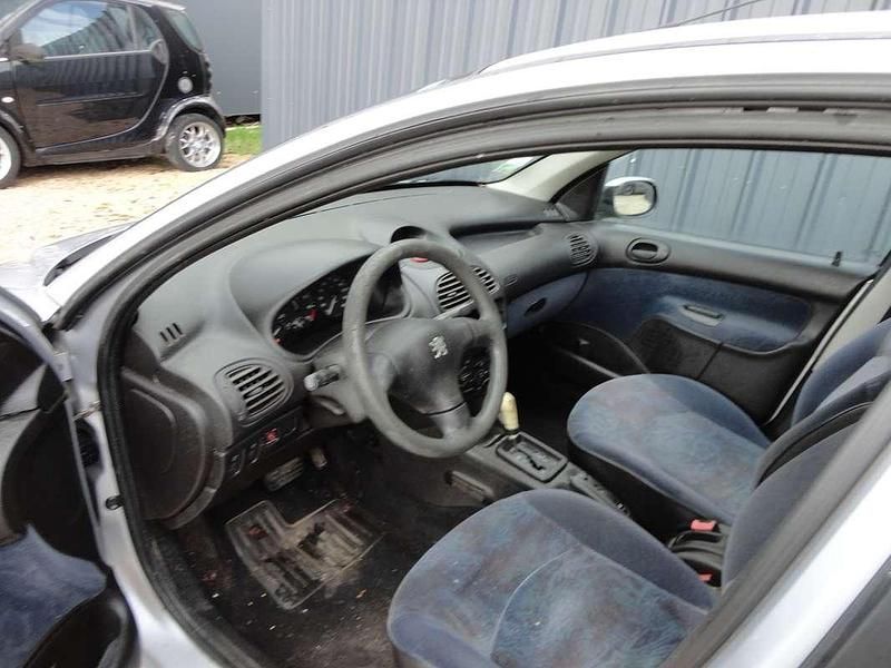 Occasion Peugeot 206 76 ch (55 kW) 1999 Gris Citadine
