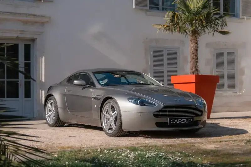 Gris Utilisé 2008 Aston Martin V8 Vantage Coupé | 47 000 € (Prix cher) - Image 1/4