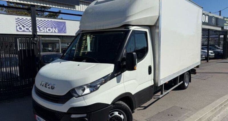 Utilisé 2019 Iveco Daily Berline | 24 900 € (Prix cher) - Image 1/4