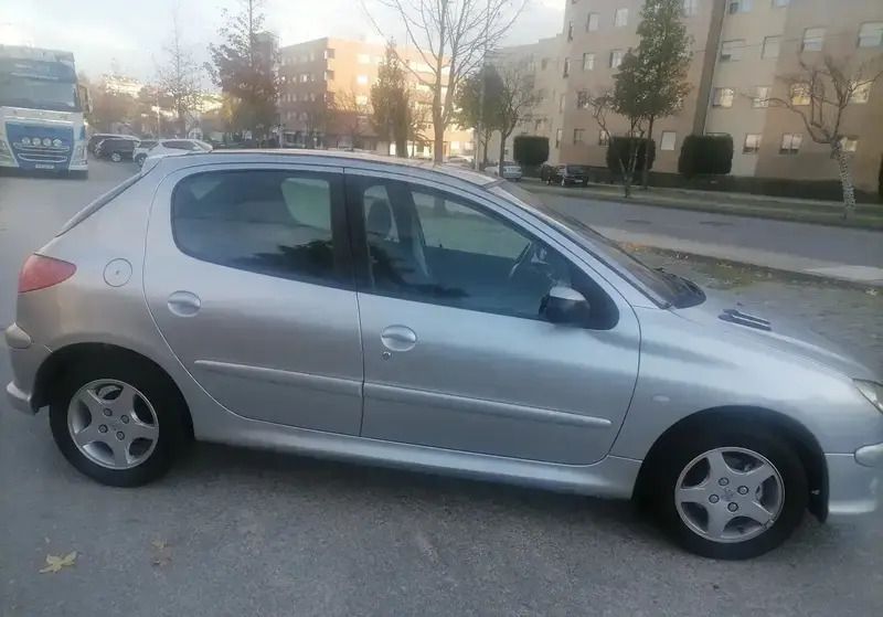 Utilisé 2004 Peugeot 206 Berline | 1 499 € (Bon prix) - Image 1/4