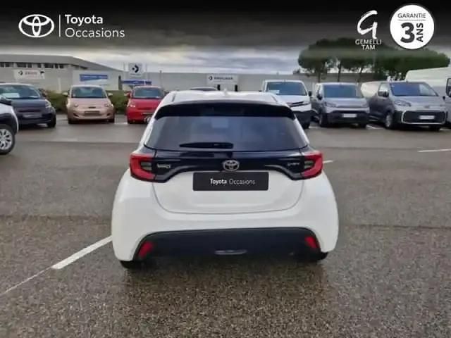 Occasion Toyota Yaris Hybrid Design 116 ch (85 kW) 2024 Blanc Berline