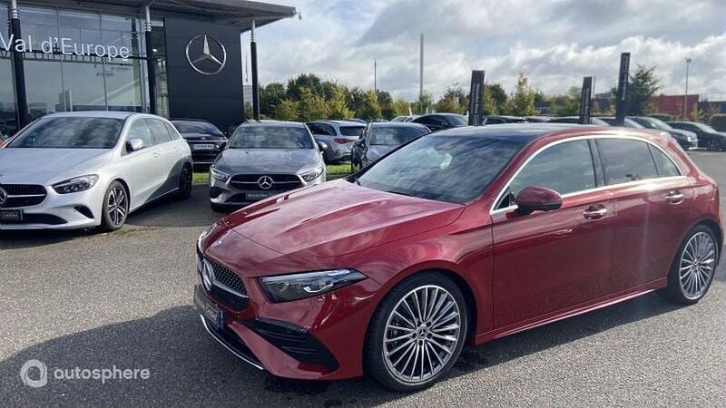 Rouge Utilisé 2024 Mercedes A180 AMG line Berline | 41 990 € - Image 1/4