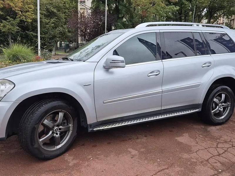 Gris Utilisé 2011 Mercedes GL350 SUV | 12 900 € - Image 1/4