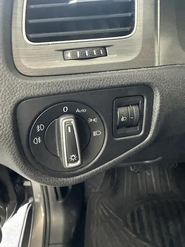 Image 2/4