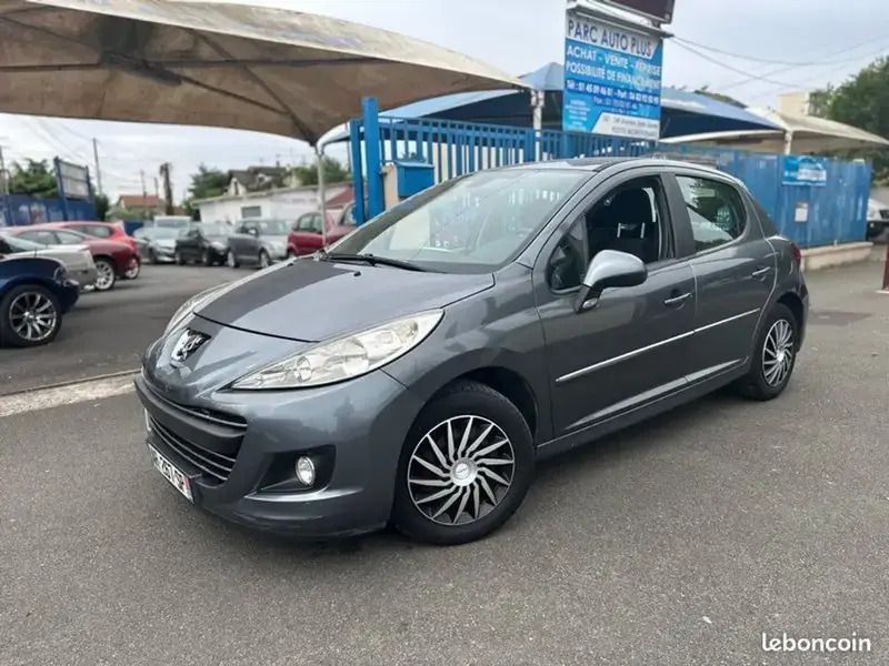 Gris Utilisé 2010 Peugeot 207 Berline | 3 990 € - Image 1/4