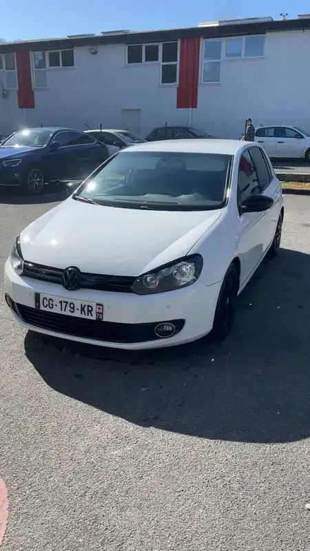 Blanc Utilisé 2012 VW Golf VII Match Berline | 6 900 € (Prix assez cher) - Image 1/4