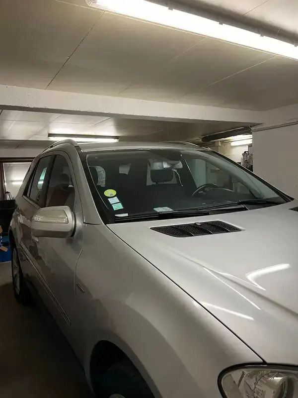 Image 2/4