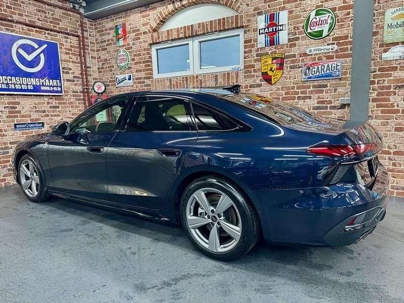 Nouvelle Audi A6 S-Line 204 ch (150 kW) 2025 Bleu Berline