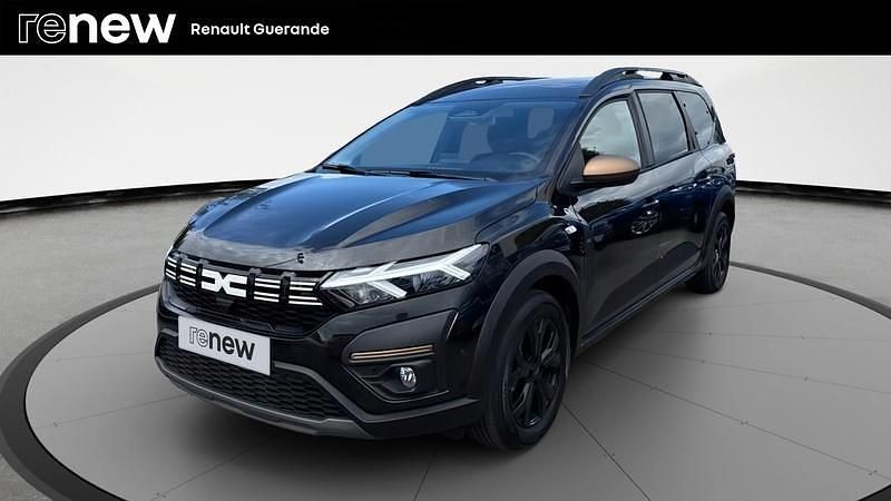 Noir Utilisé 2025 Dacia Jogger Extreme Monospace | 22 990 € (Prix assez cher) - Image 1/4
