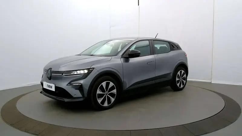 Gris Utilisé 2023 Renault Mégane Evolution Berline | 26 190 € (Prix juste) - Image 1/4