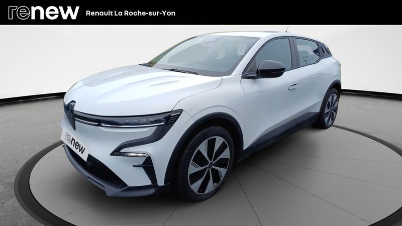 Blanc Utilisé 2022 Renault Mégane Evolution Berline | 22 890 € (Prix juste) - Image 1/4