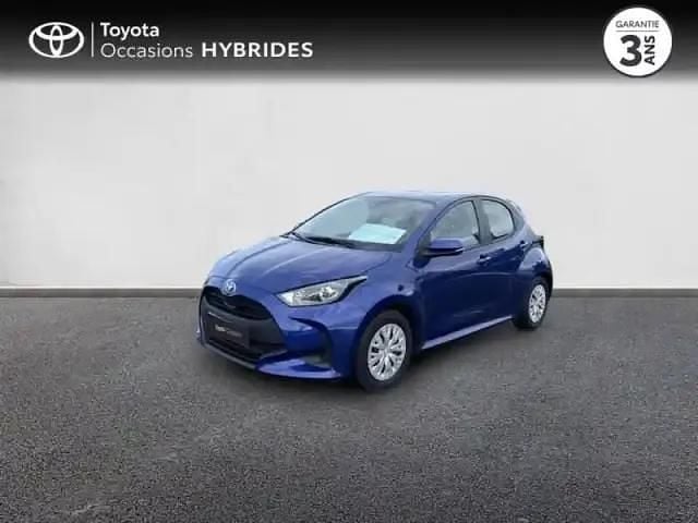 Bleu kyanite (m) Occasion 2023 Toyota Yaris Hybrid Berline | 19 480 € (Prix juste) - Image 1/4