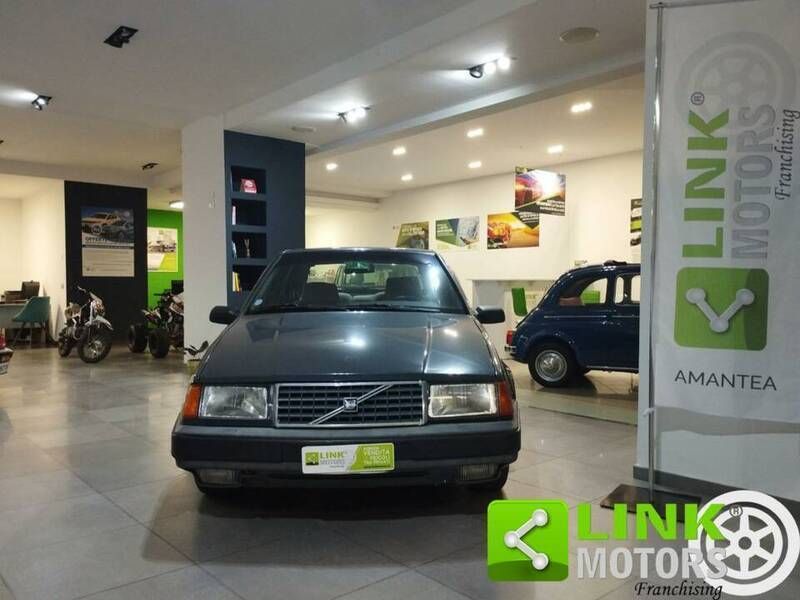 Gris Utilisé 1989 Volvo 440 Berline | 1 000 € - Image 1/4