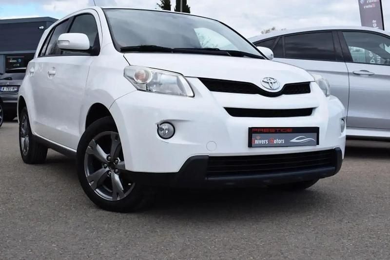 Blanc Occasion 2010 Toyota Urban Cruiser Life SUV | 9 400 € - Image 1/4