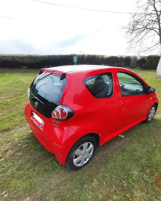 Image 2/4