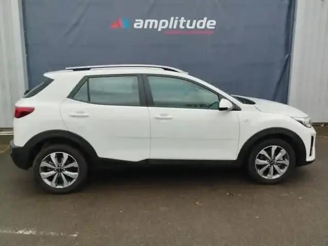 Occasion Kia Stonic Active 100 ch (73 kW) 2024 Blanc sensation nacré SUV
