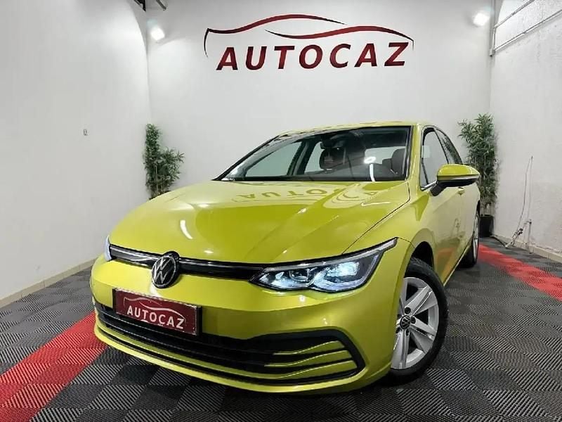 Jaune Occasion 2021 VW Golf Life Berline | 14 990 € (Bon prix) - Image 1/4