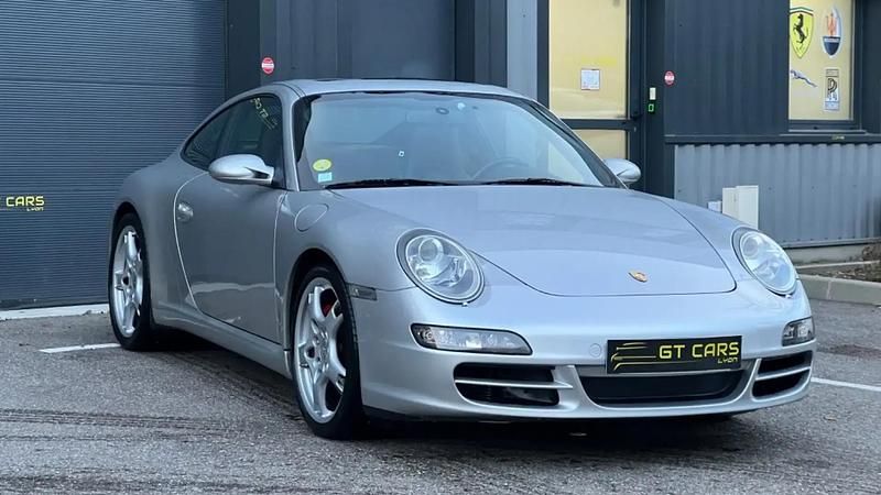 Argent Occasion 2004 Porsche 911 Carrera S Chrono Coupé | 45 997 € (Prix assez cher) - Image 1/4