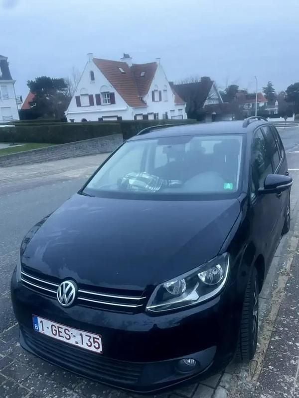 Noir Occasion 2013 VW Touran Trendline Monospace | 5 650 € (Super prix) - Image 1/4