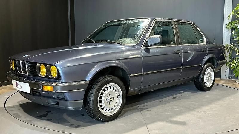 Occasion BMW 318 105 ch (77 kW) 1986 Bleu Berline