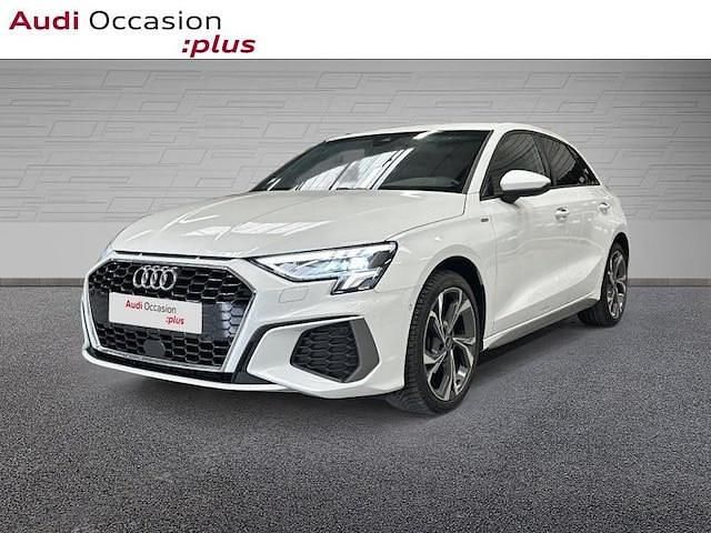 Blanc glacier métallisé Utilisé 2023 Audi A3 S-Line | 31 490 € (Prix juste) - Image 1/4