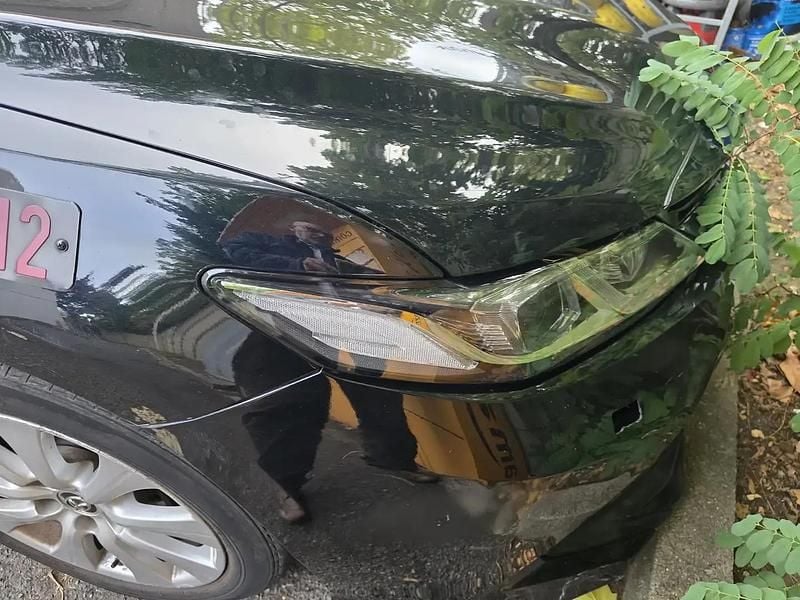 Noir Utilisé 2020 Toyota Camry Berline | 16 500 € - Image 1/4