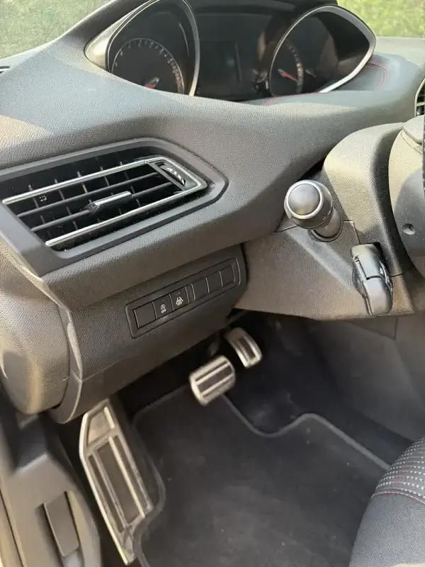 Image 2/4